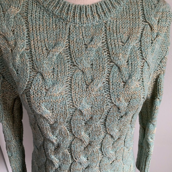 J.J. Basics cute sweater gold details and a bow - Picture 2 of 6